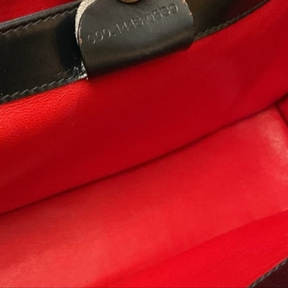 Auth Gucci Vintage Handbag 😍 - Picture 12 of 12